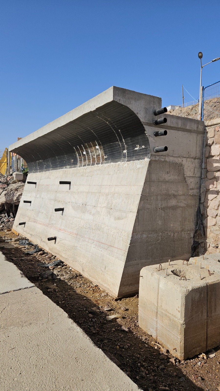תכנון קירות ים וחזית ימית בטיילות חופי קריית ים